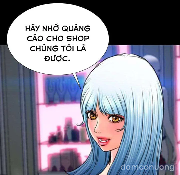 Em gái bán hàng sextoy 
