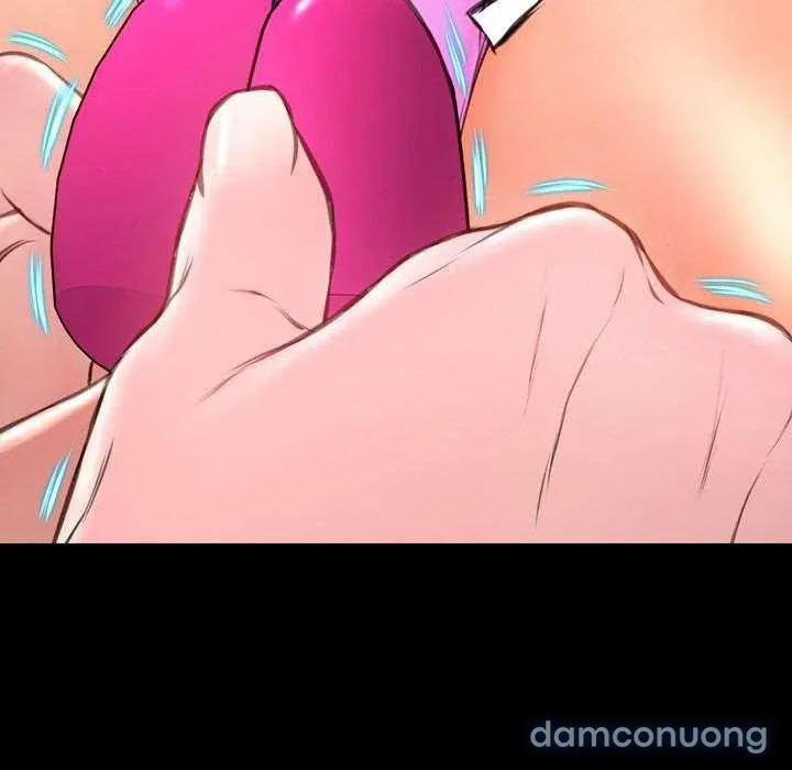 Em gái bán hàng sextoy 
