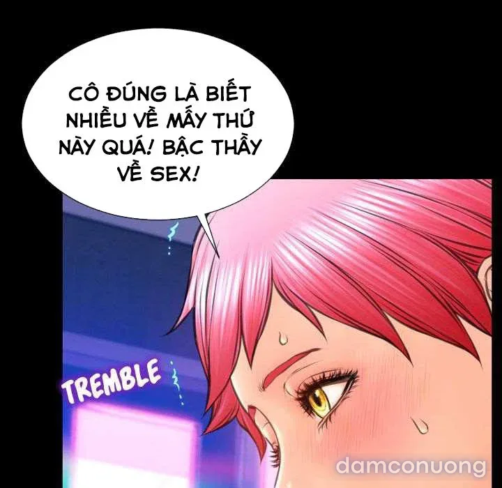 Em gái bán hàng sextoy 