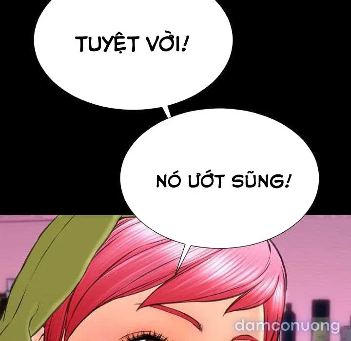 Em gái bán hàng sextoy 