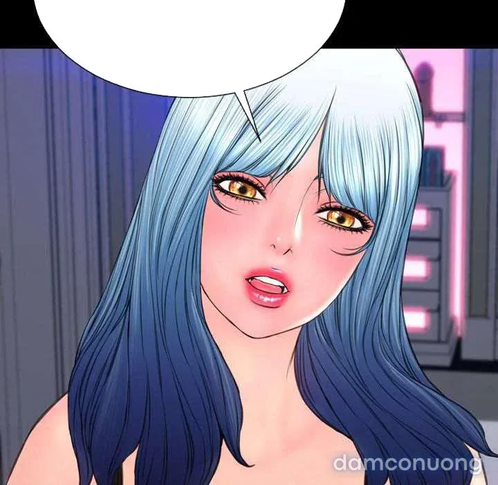Em gái bán hàng sextoy 