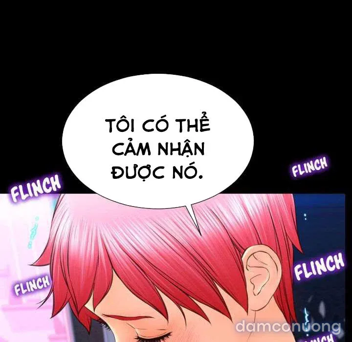 Em gái bán hàng sextoy 