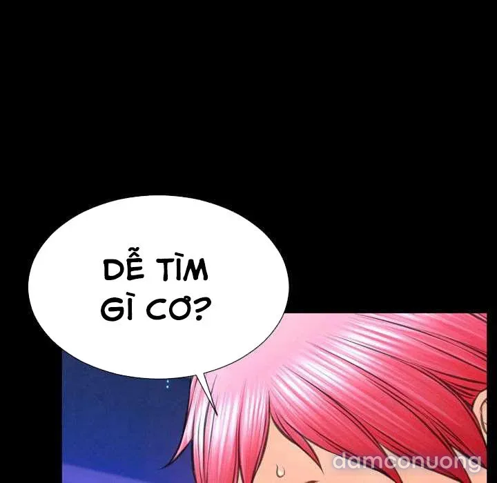 Em gái bán hàng sextoy 