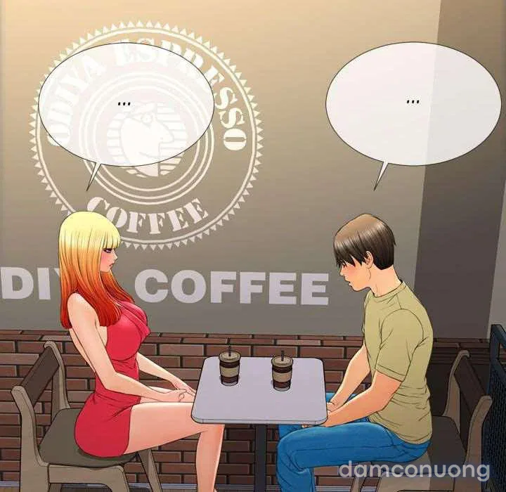 Em gái bán hàng sextoy 