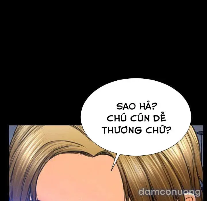 Em gái bán hàng sextoy 