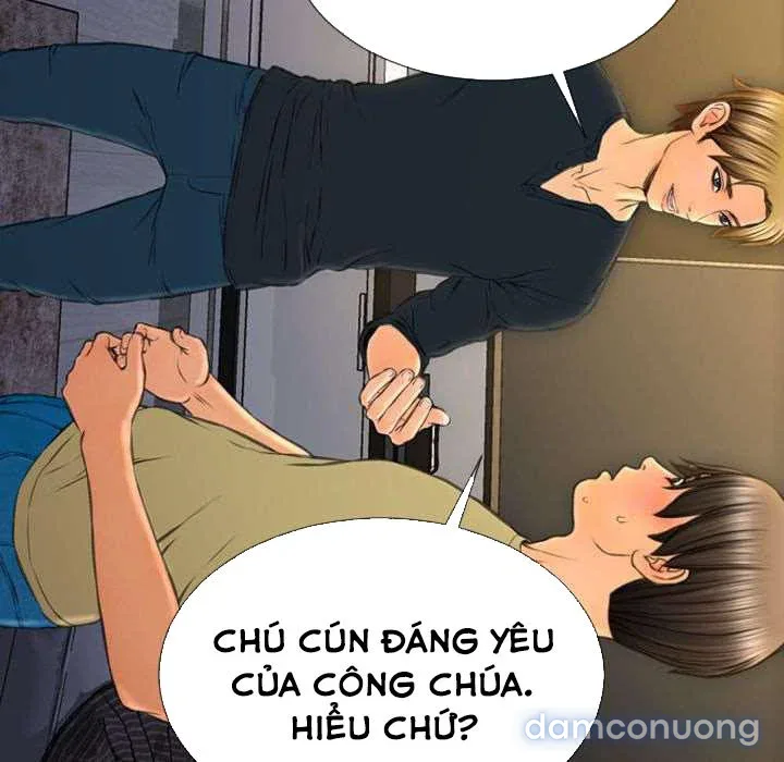 Em gái bán hàng sextoy 