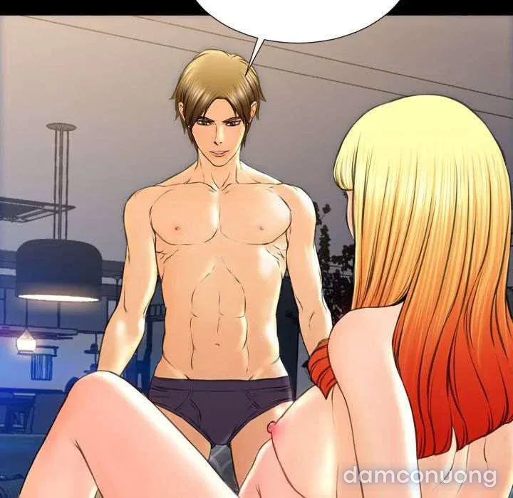 Em gái bán hàng sextoy 