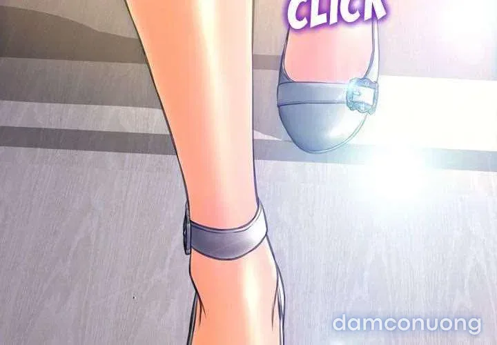 Em gái bán hàng sextoy 