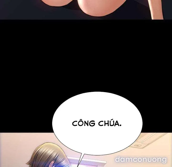 Em gái bán hàng sextoy 