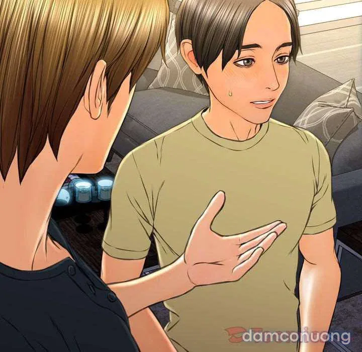 Em gái bán hàng sextoy 