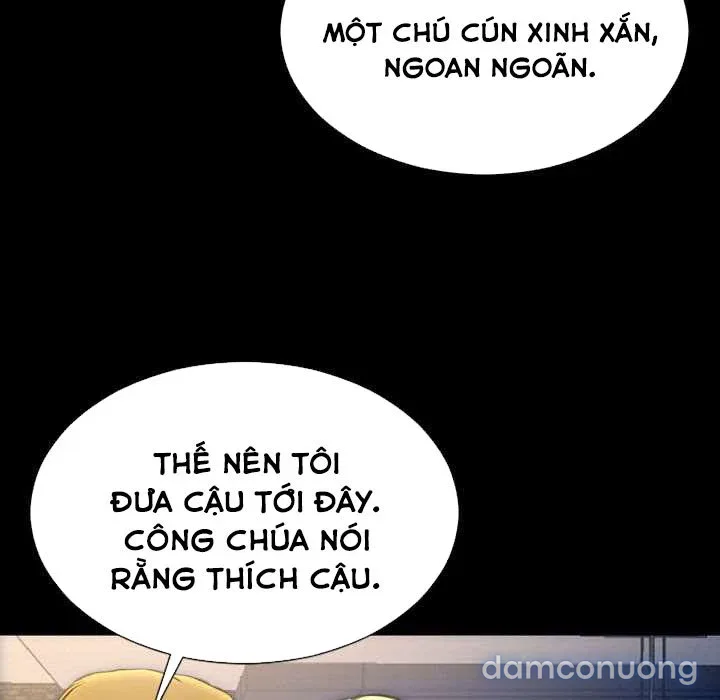 Em gái bán hàng sextoy 