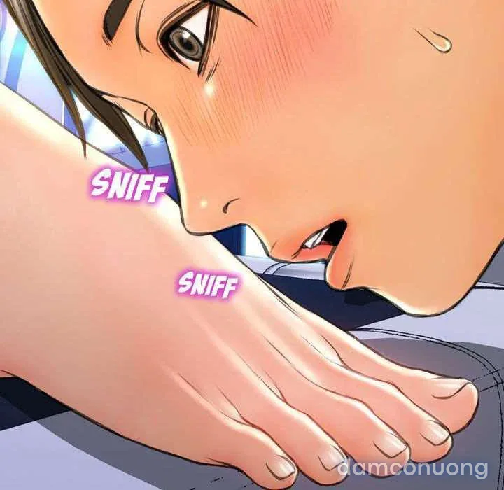 Em gái bán hàng sextoy 