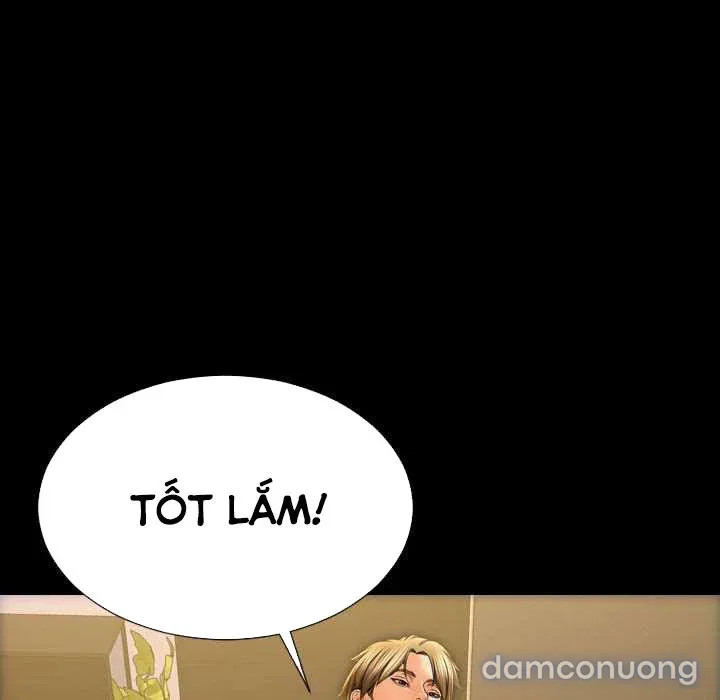 Em gái bán hàng sextoy 