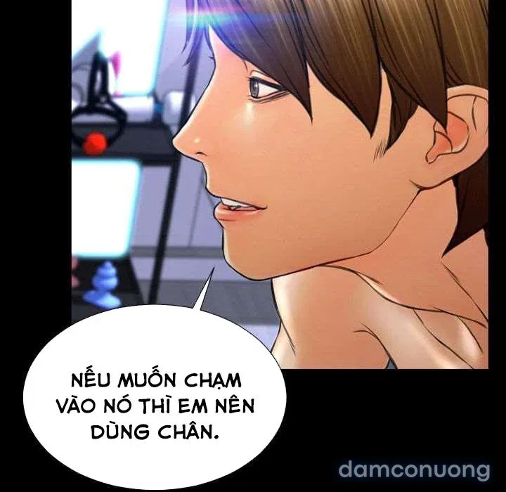 Em gái bán hàng sextoy 