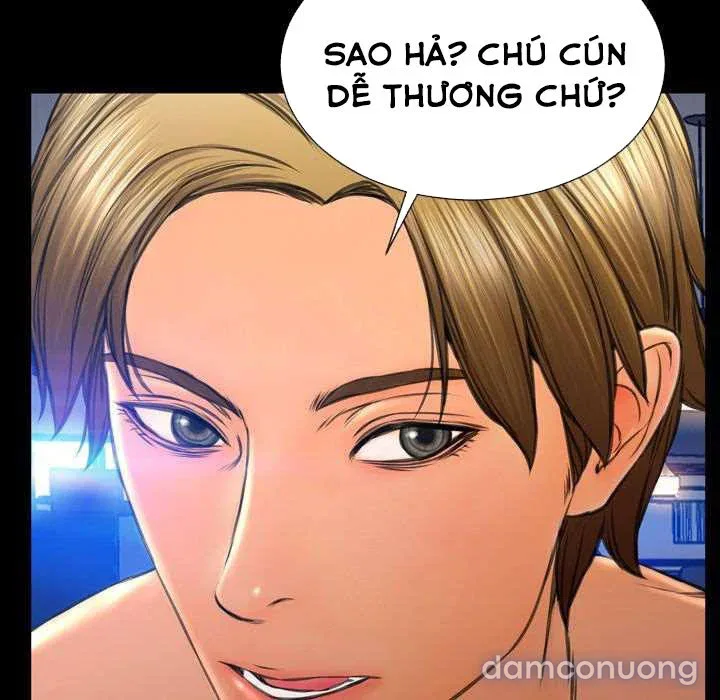 Em gái bán hàng sextoy 