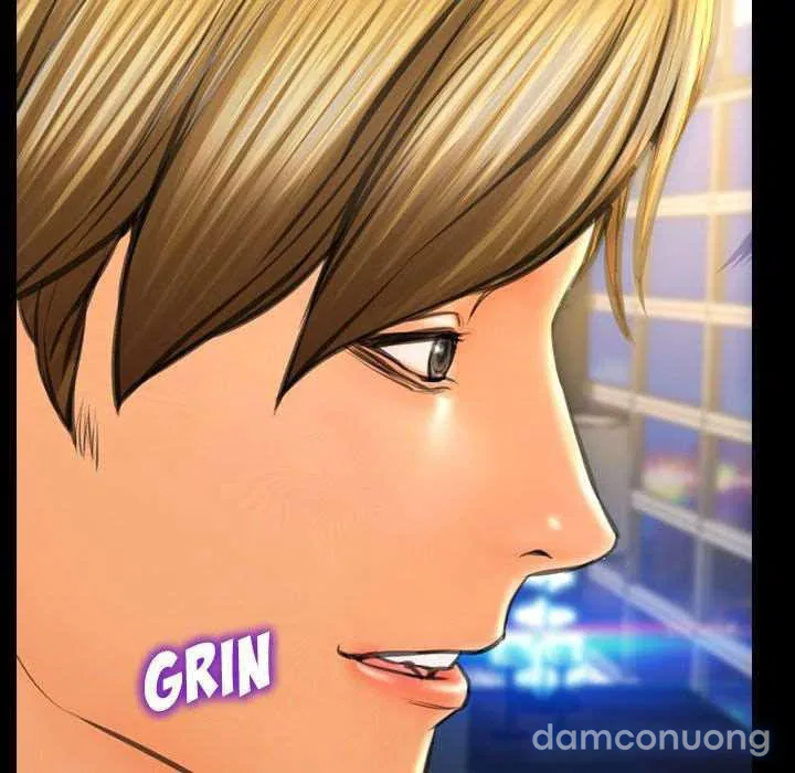 Em gái bán hàng sextoy 