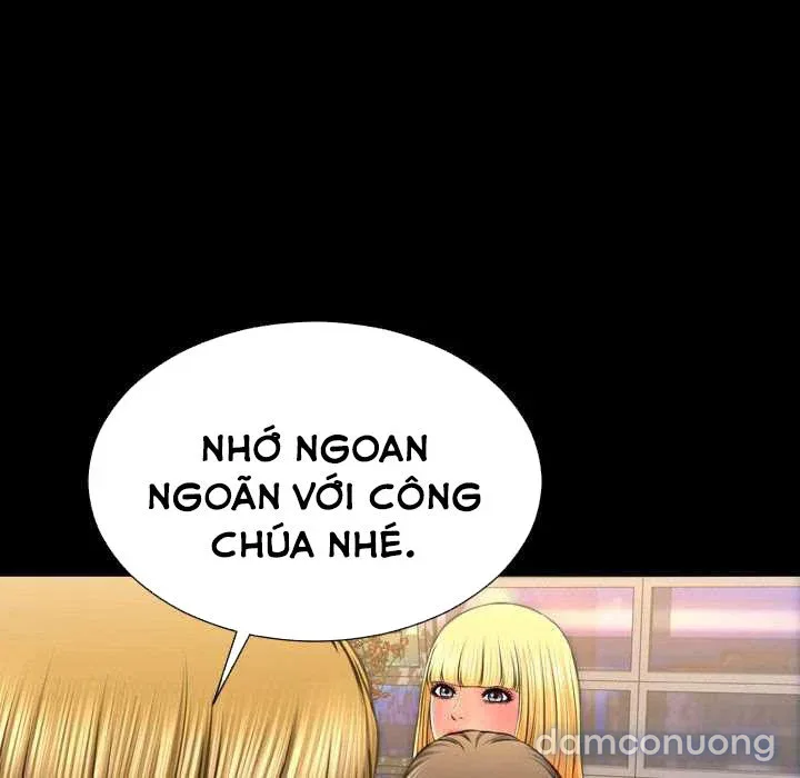 Em gái bán hàng sextoy 