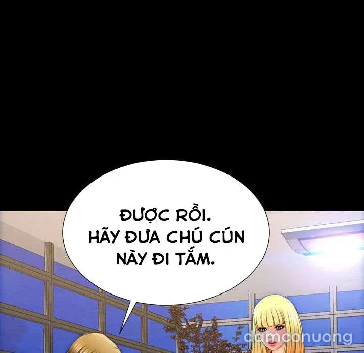 Em gái bán hàng sextoy 