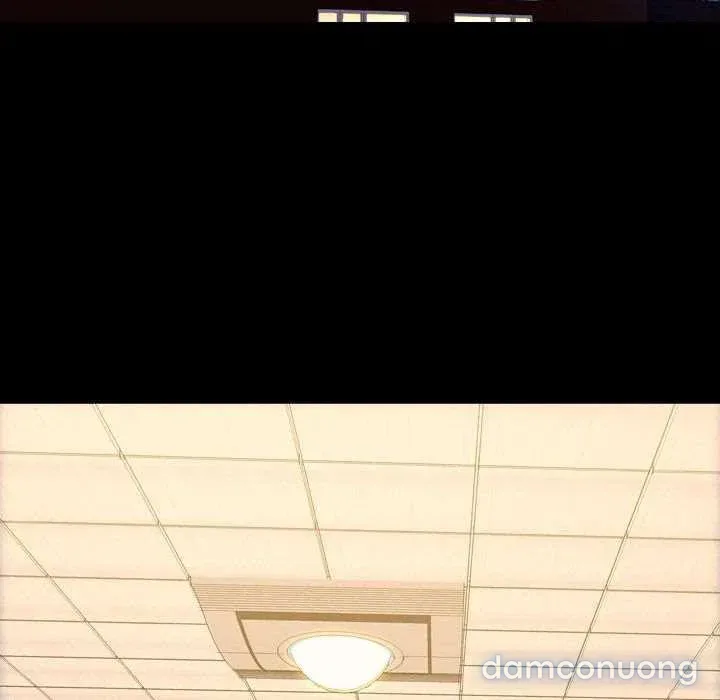 Em gái bán hàng sextoy 