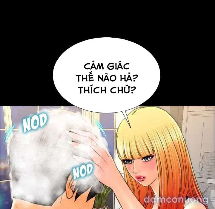 Em gái bán hàng sextoy 