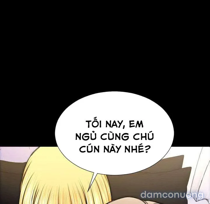 Em gái bán hàng sextoy 