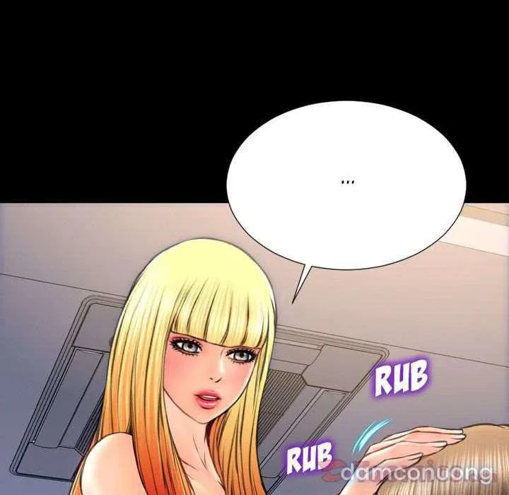 Em gái bán hàng sextoy 