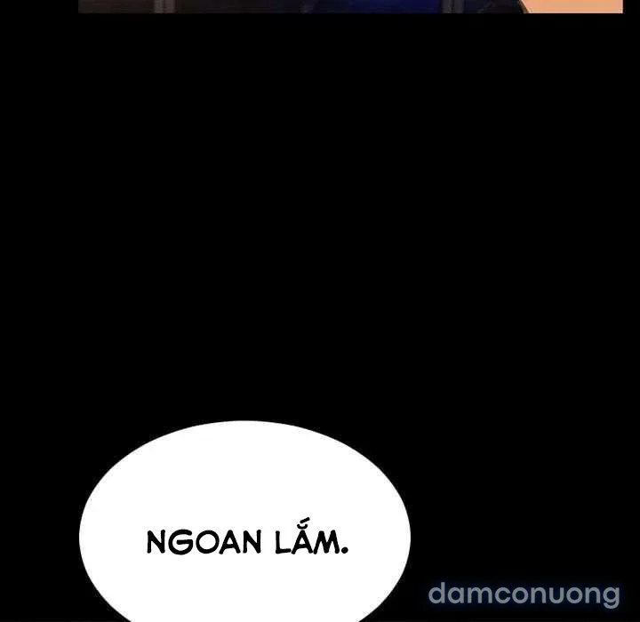 Em gái bán hàng sextoy 