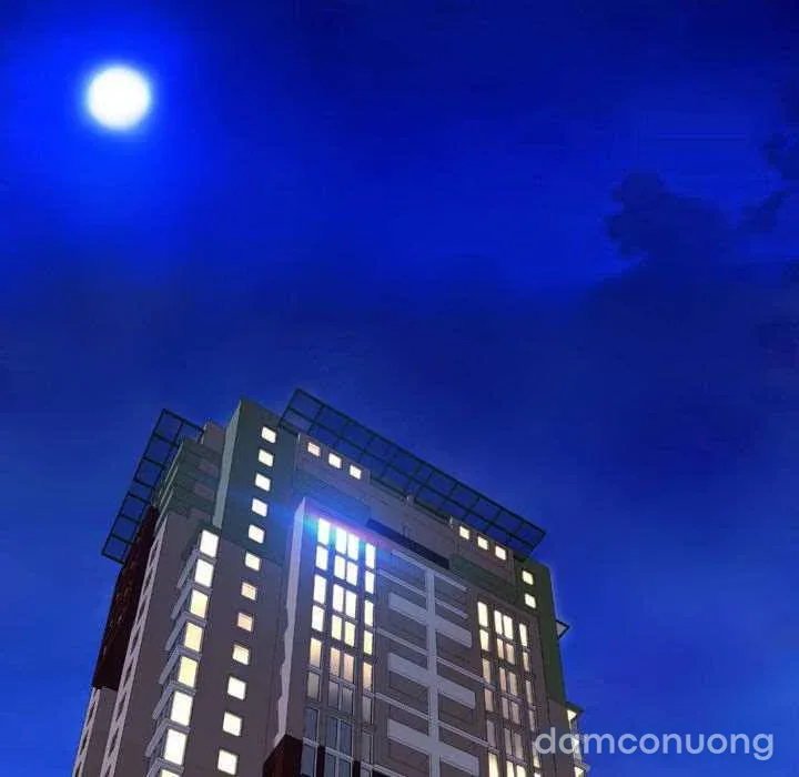 Em gái bán hàng sextoy 