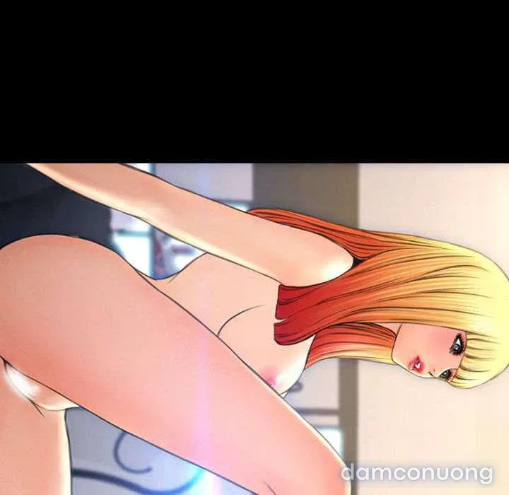 Em gái bán hàng sextoy 