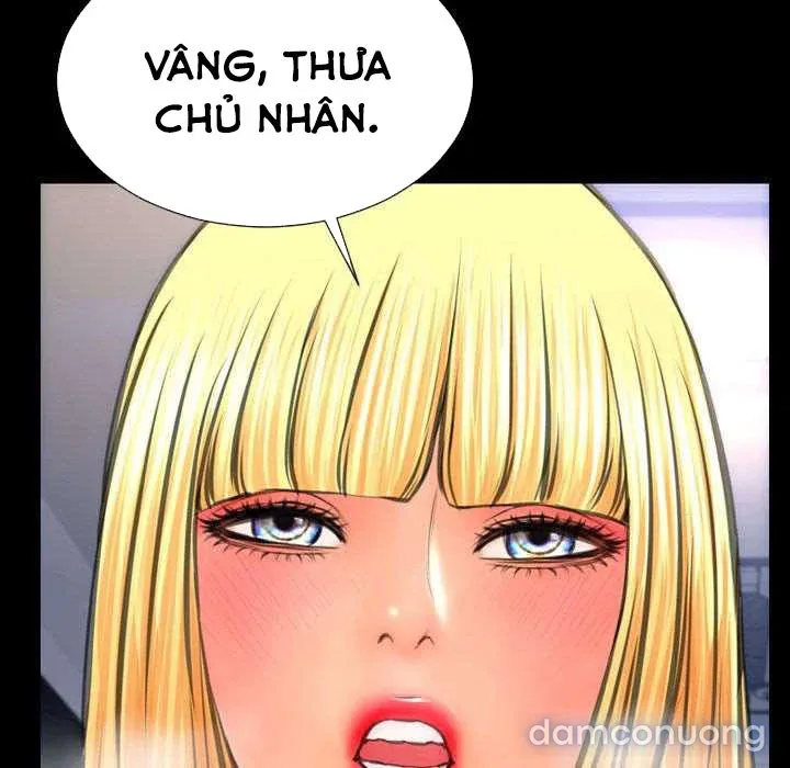 Em gái bán hàng sextoy 