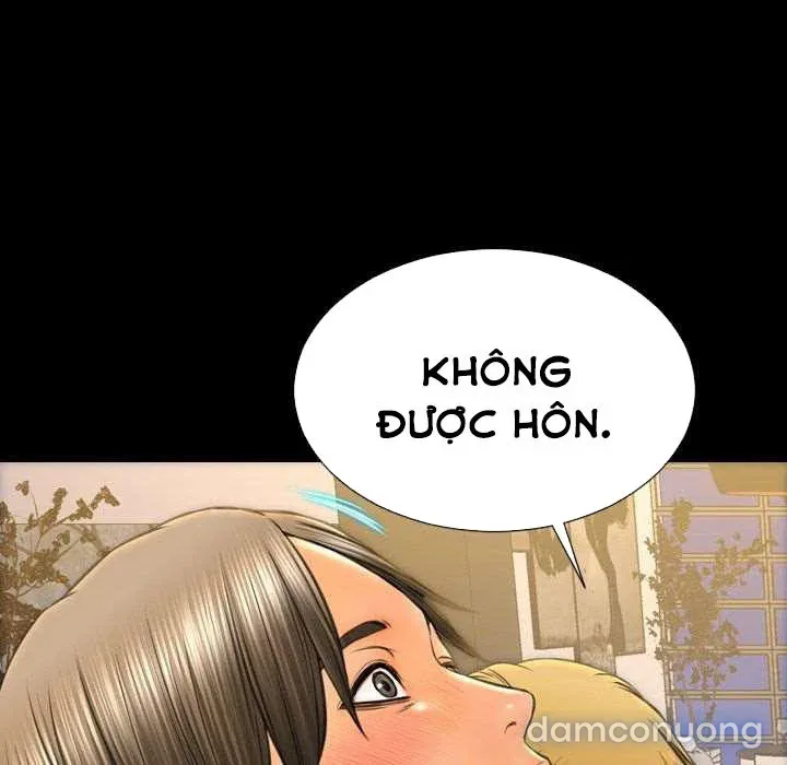 Em gái bán hàng sextoy 