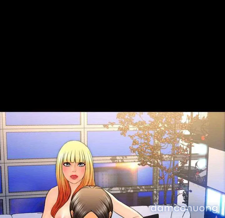 Em gái bán hàng sextoy 