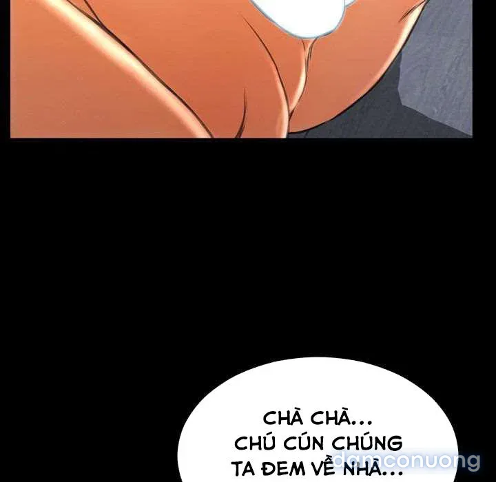 Em gái bán hàng sextoy 