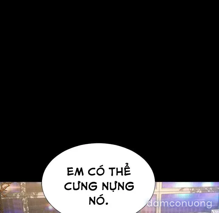 Em gái bán hàng sextoy 