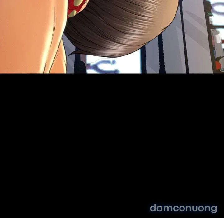Em gái bán hàng sextoy 