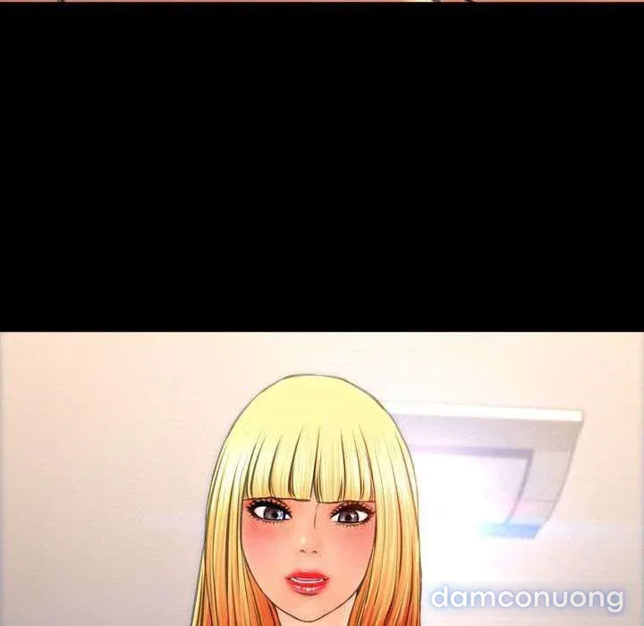 Em gái bán hàng sextoy 