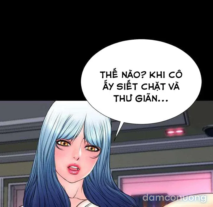 Em gái bán hàng sextoy 