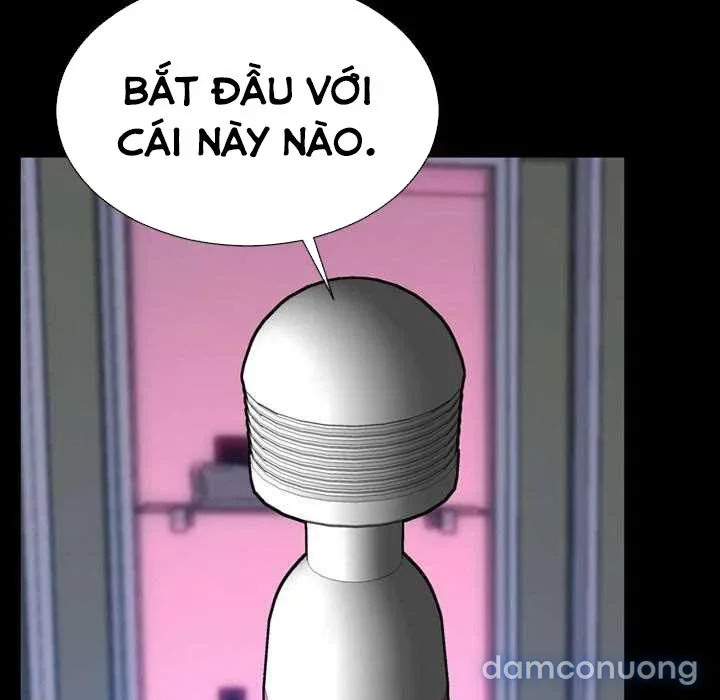 Em gái bán hàng sextoy 