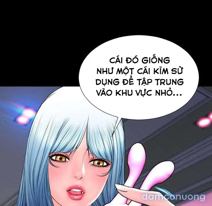 Em gái bán hàng sextoy 