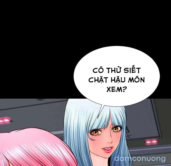 Em gái bán hàng sextoy 