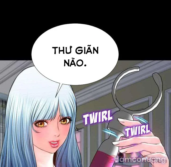 Em gái bán hàng sextoy 