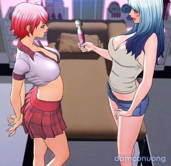 Em gái bán hàng sextoy 