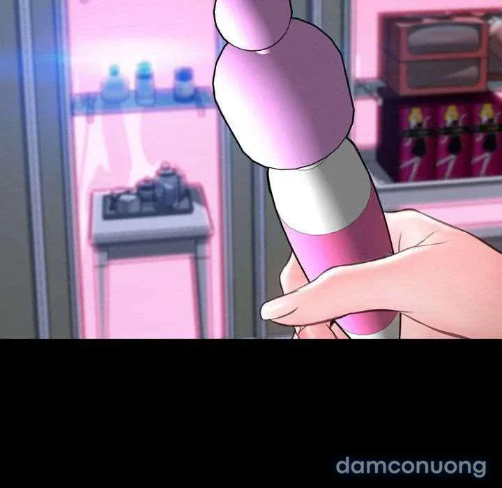 Em gái bán hàng sextoy 