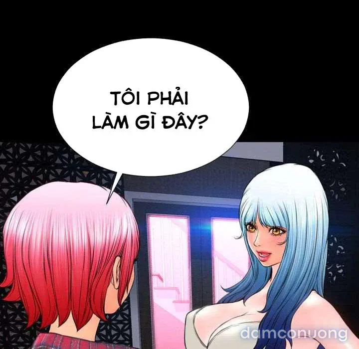 Em gái bán hàng sextoy 
