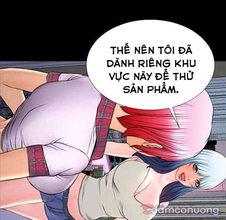 Em gái bán hàng sextoy 