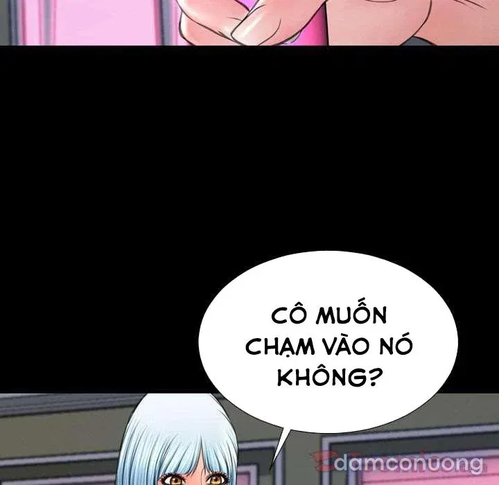 Em gái bán hàng sextoy 