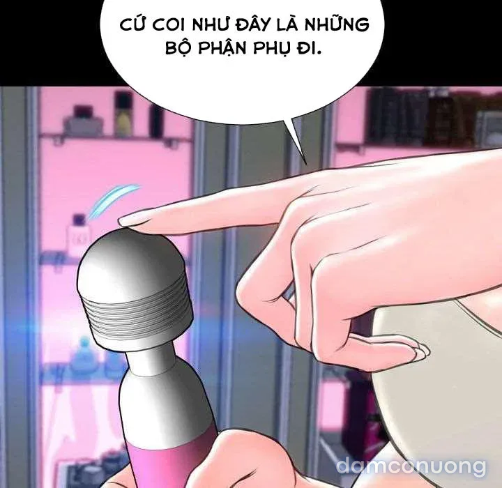 Em gái bán hàng sextoy 