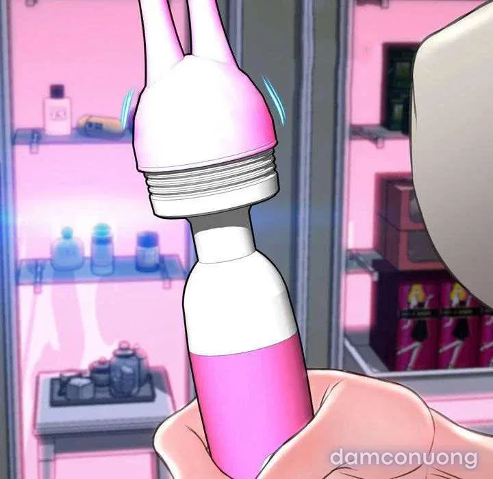 Em gái bán hàng sextoy 