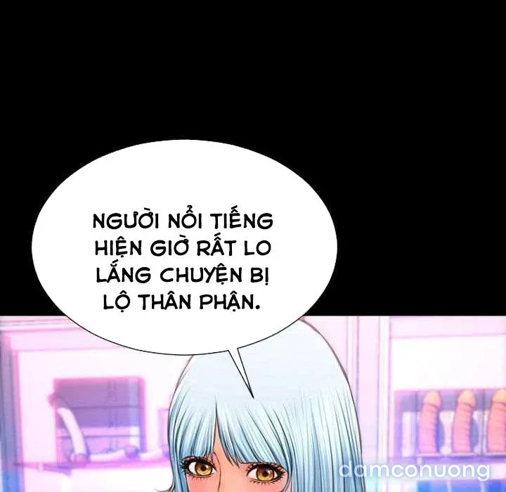 Em gái bán hàng sextoy 