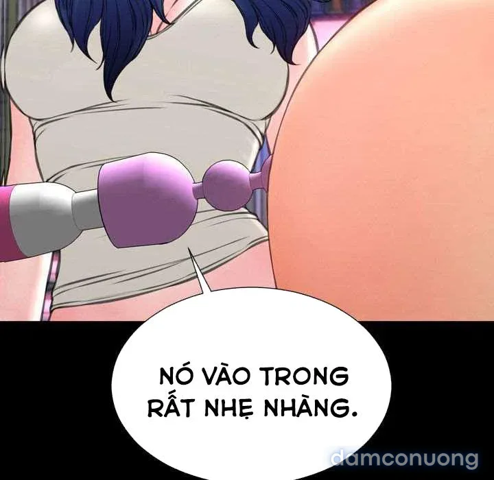 Em gái bán hàng sextoy 